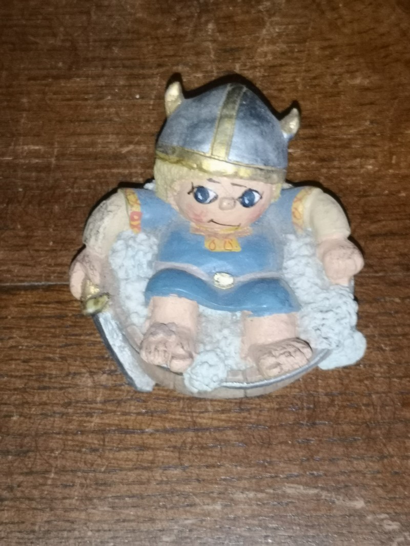 Candy Design Norway Viking tombé dans 1 barrique de bière - Atypique84