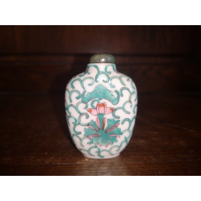 Tabatière ren porcelaine chinoise ancienne à décor de fleur de lotus