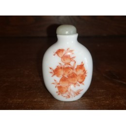Tabatière chinoise ancienne en porcelaine à décor de fleurs