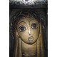 Sculpture sur Cuivre estampé Jeune Vierge signée en HAUT à droite dans un encadrement en bois