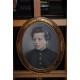 Dessin au Pastel Portrait Buste d'un jeune Officier garçon militaire XIXème Siècle encadré dans un cadre ovale ancien