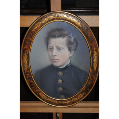 Dessin au Pastel Portrait Buste d'un jeune Officier garçon militaire XIXème Siècle encadré dans un cadre ovale ancien