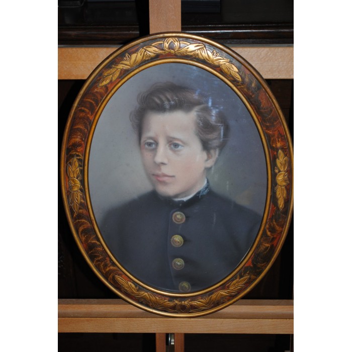 Dessin au Pastel Portrait Buste d'un jeune Officier garçon militaire XIXème Siècle encadré dans un cadre ovale ancien
