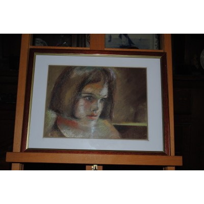 Pastel par françoise Brie Guillaume(1957) ou françoise Guillaume ou FBG intitulée La ligne jaune Portrait de jeune femme