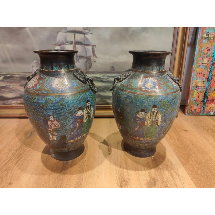 Paire de vases en émail cloisonné Chinois anciens