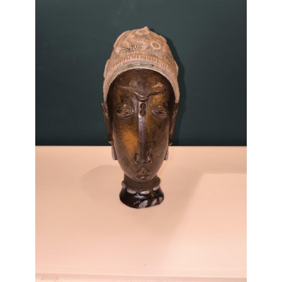 Très belle sculpture représentant 1 buste de femme Africaine en Terre cuite signée sur la base