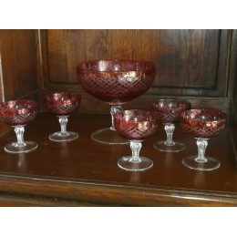 Service à fruits en cristal doublé rouge à décor taillé