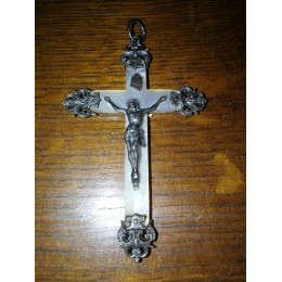 Crucifix en nacre et argent XIXEME siècle