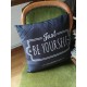 Coussin avec housse noir à message Just be yourself You are beautiful