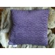 Coussin diamant violet à motif géométrique