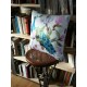 Coussin blanc et coloré à motif de paon et de fleurs 45 x 45