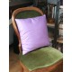 Coussin lisse violet brillant 45 x 45